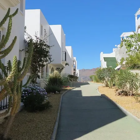 El Mirador Apartment *